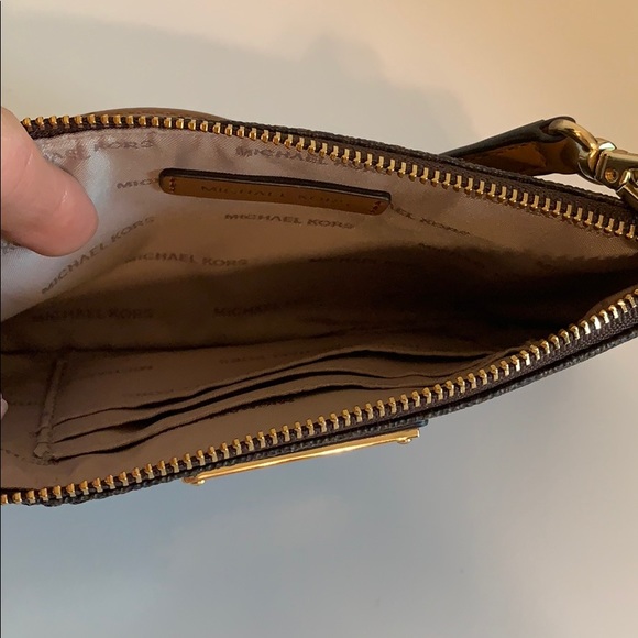 Michael Kors Jet Set brown medium wristlet NWT - Picture 5 of 7
